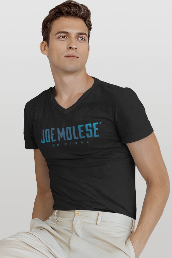 schwarzes V-Neck T-Shirt mit Logo Blau Metallic 